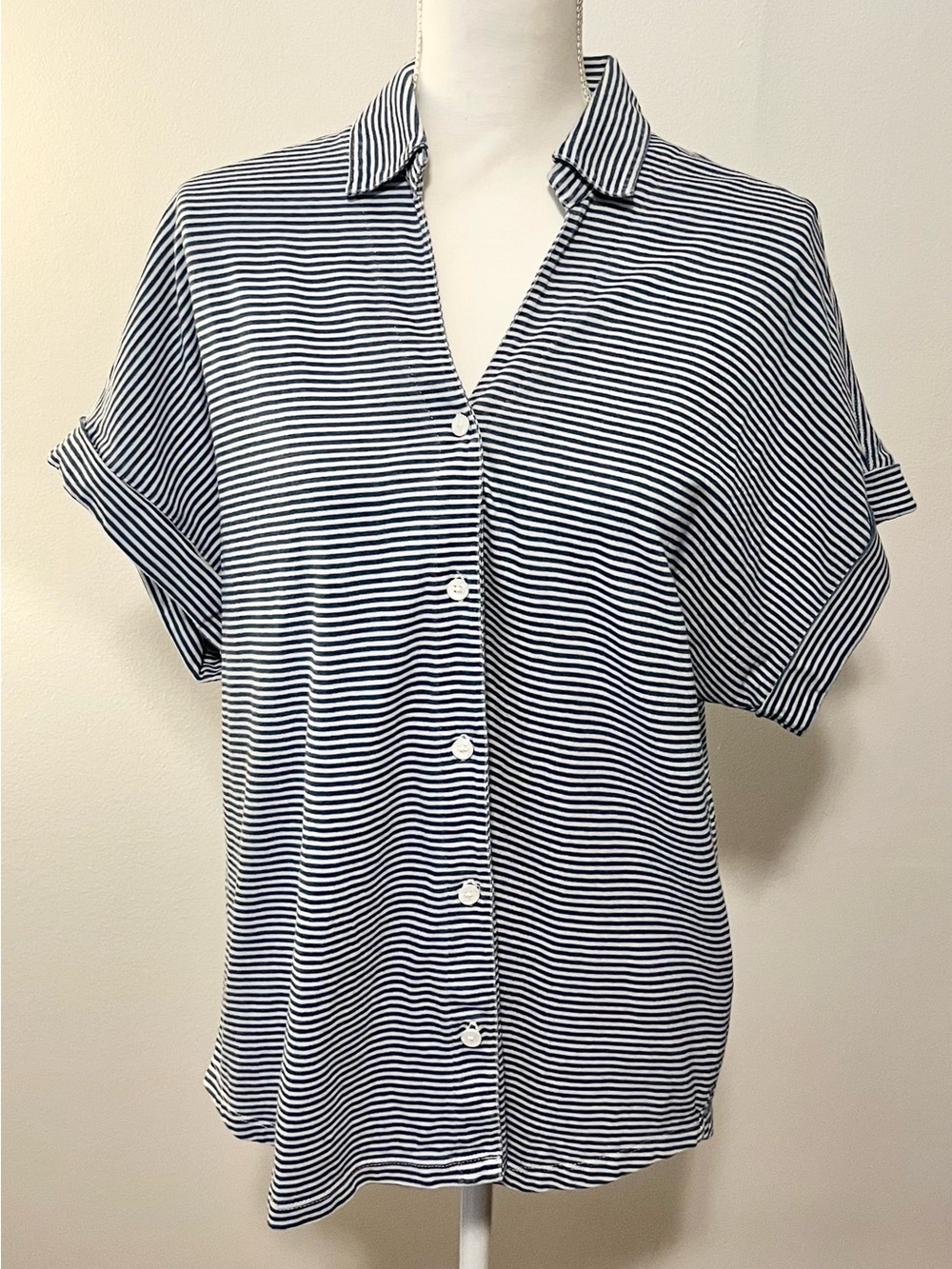 J. McLaughlin Cotton Striped Short Sleeve Button Front Shirt. Navy/White. Sz XL